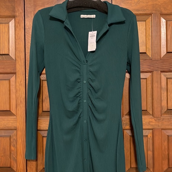 Abercrombie & Fitch Long-sleeved Rouched Shirt Dress. Small Tall. green - Picture 3 of 4